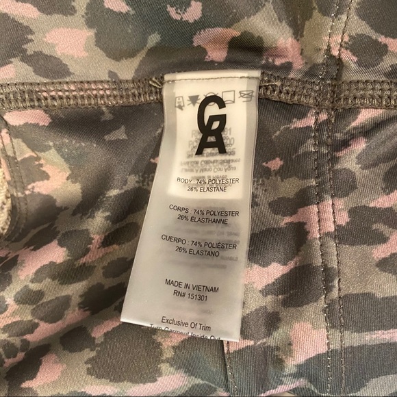 Sports bra ferocious crisscross by Good American - Picture 7 of 14